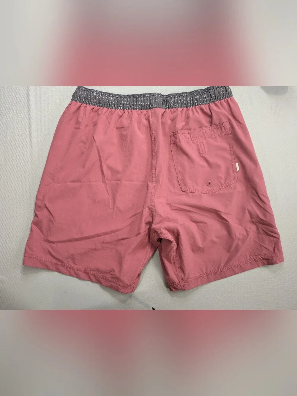 Vuori Kore Shorts Mens L Salmon Red Lined 7
